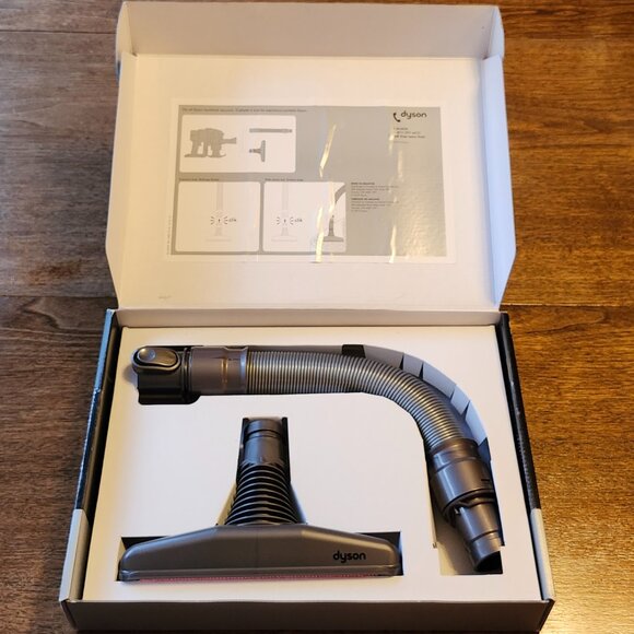 2010 Dyson Handheld Cleaning Kit BNIP - Picture 2 of 7